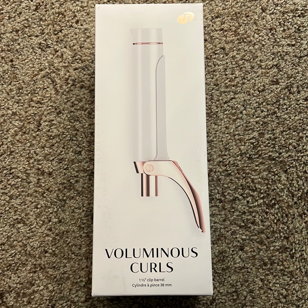 T3 voluminous curls, interchangeable 1.5 inch clip barrel